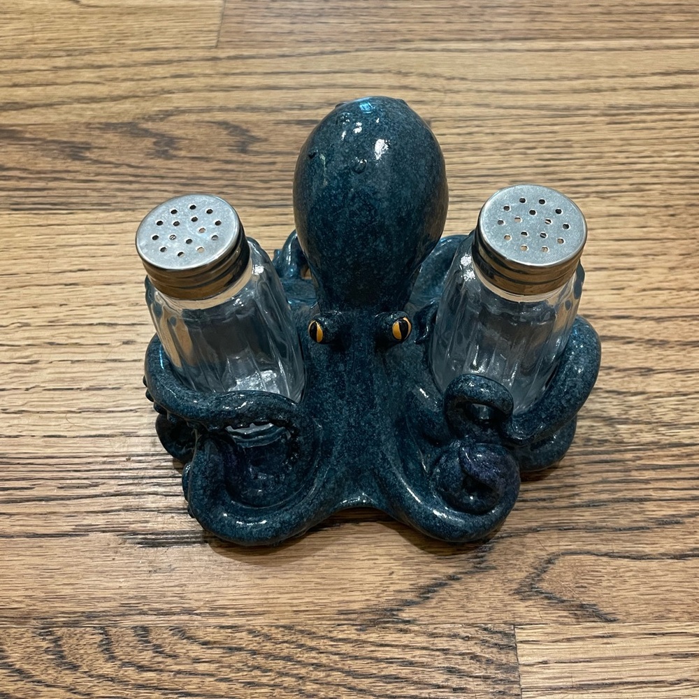 Octopus With Salt and Pepper Shaker Figurines